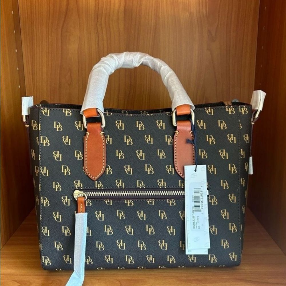 Dooney and Bourke hand and cross body bag - Picture 8 of 9